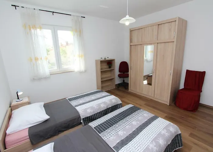 Apartment Dina