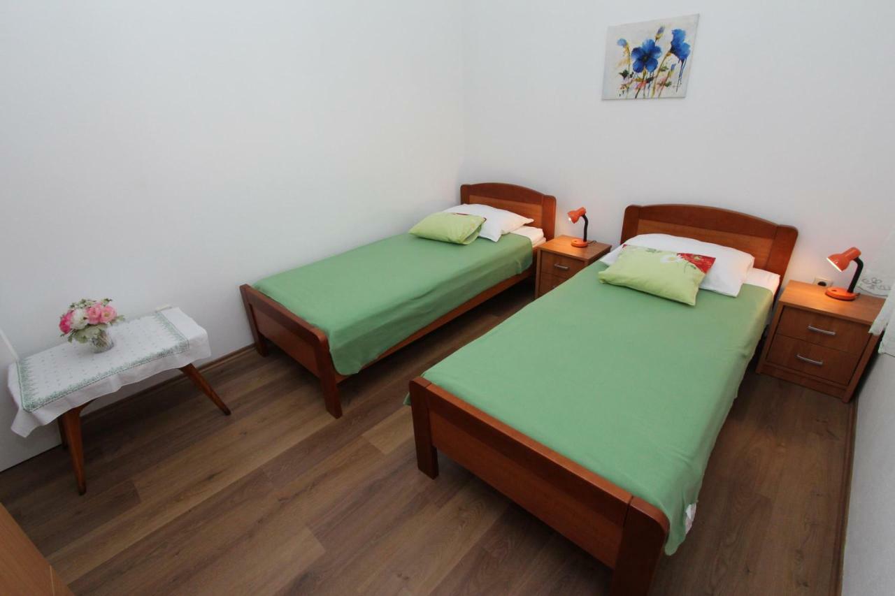 Apartment Dina *